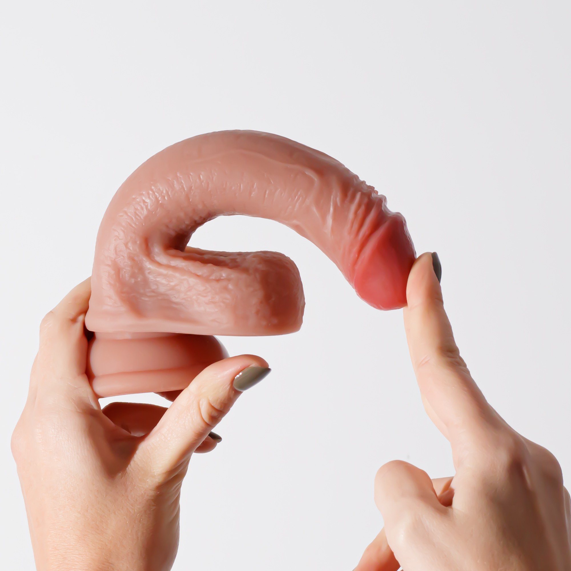 DILDO INVITIKTUS 7 IN SILICONE LIQUIDO CRUSHIOUS COLOR CARNE